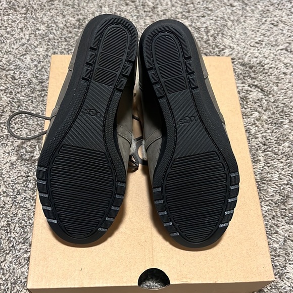 UGG JEOVANA MYSTERIOUS BOOTS WOMEN'S SIZE-5 - Picture 4 of 9